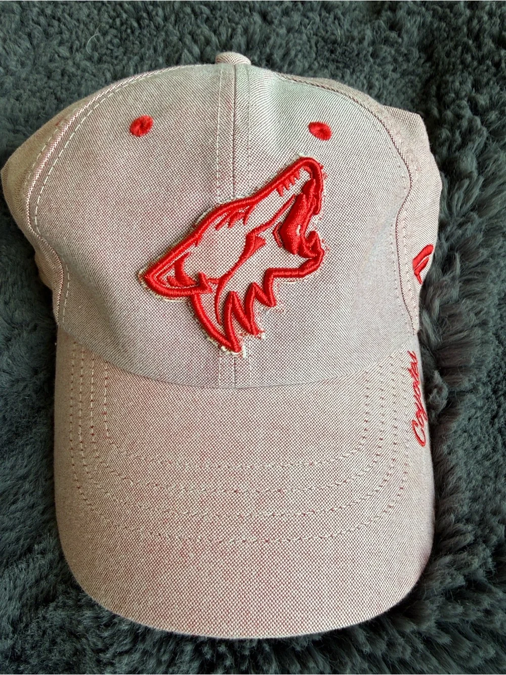 Vintage Pink Women’s NHL Baseball Cap with Red Embroidered Logo snap back NEW